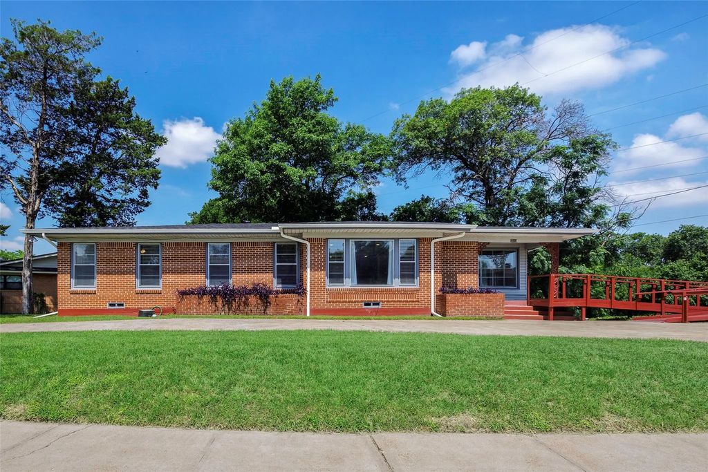 2323 Sutter Street, Dallas