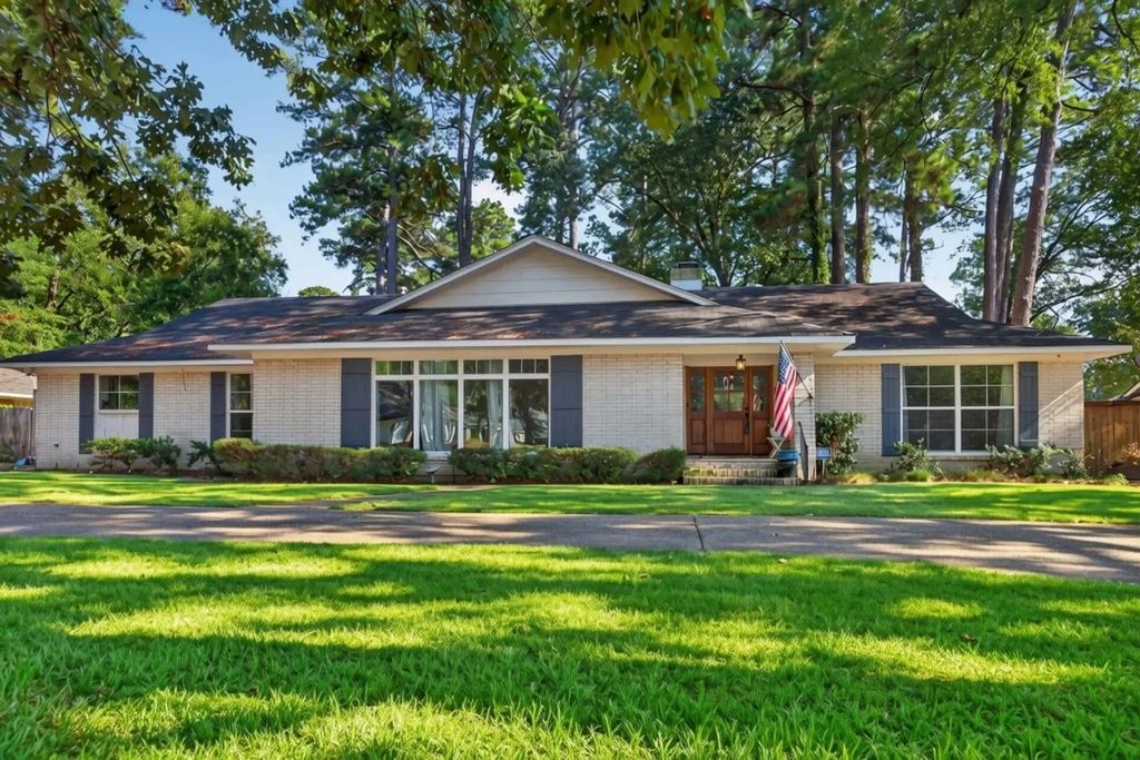 609 Millicent Way, Shreveport
