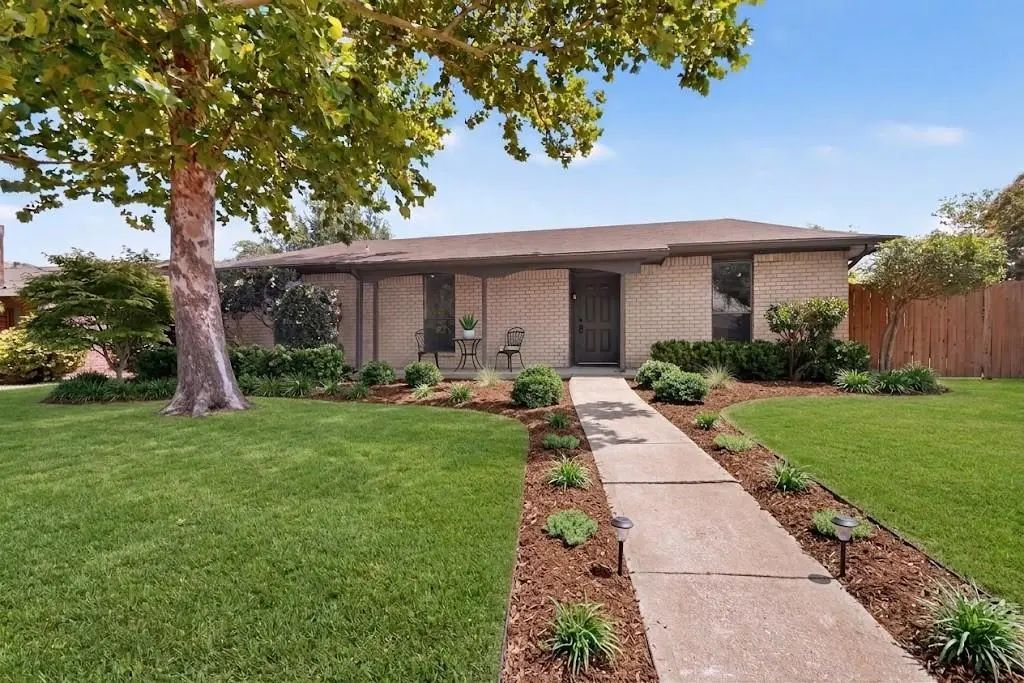 2938 Churchill Way, Garland