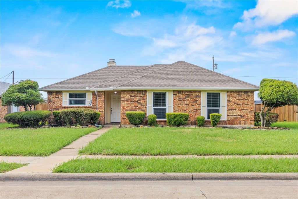 2217 Rockbluff Drive, Rowlett