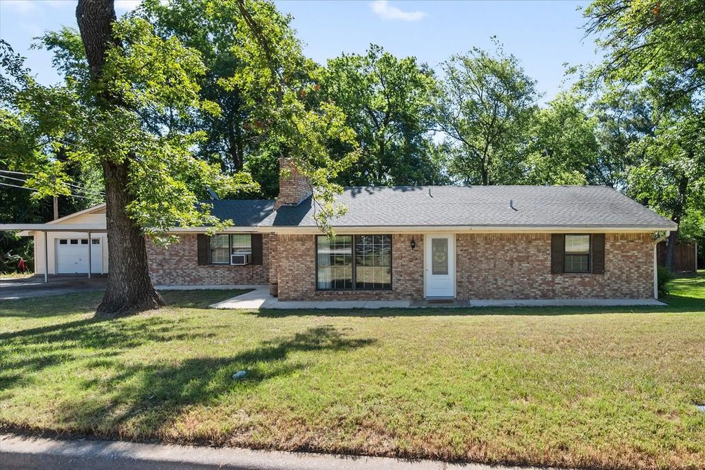 1702 Lazy U Drive, Canton