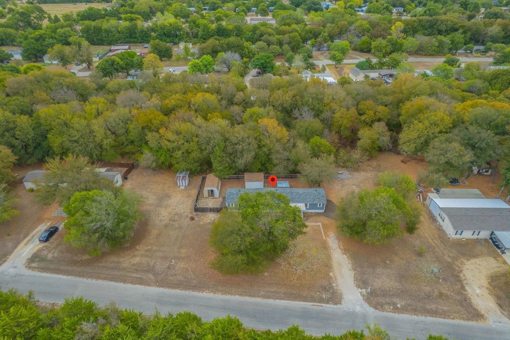 1027 Glen Brook Drive, Pecan Hill