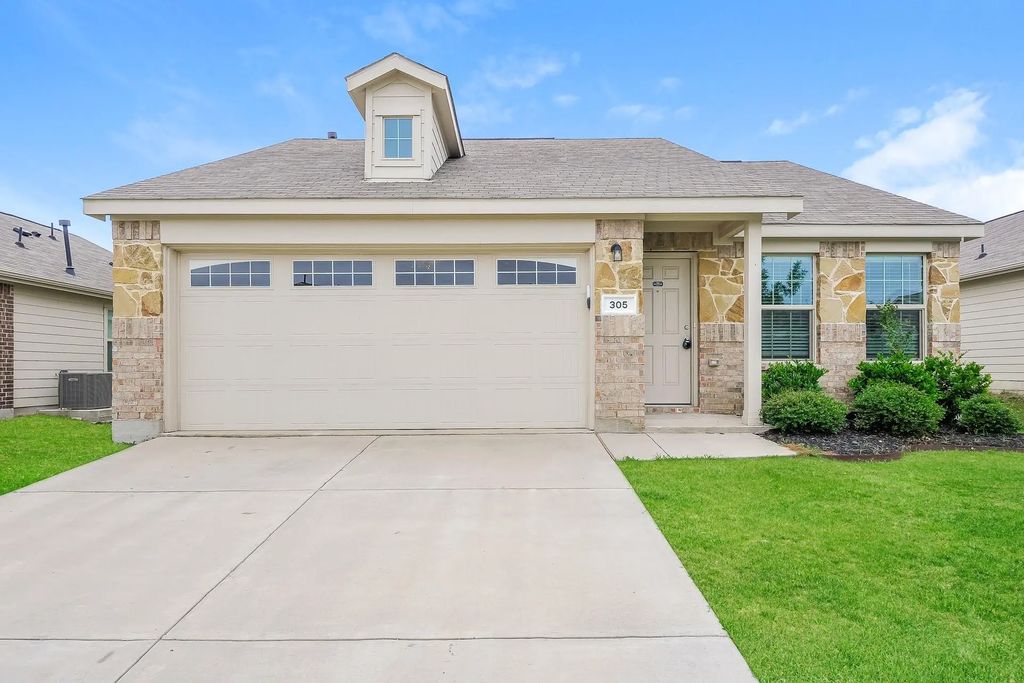 305 Anvil Drive, Fort Worth