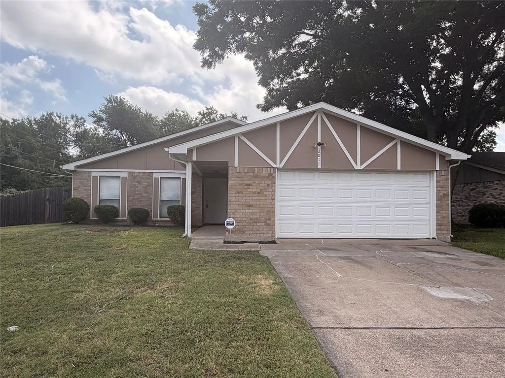 2011 Lavon Creek Lane, Arlington