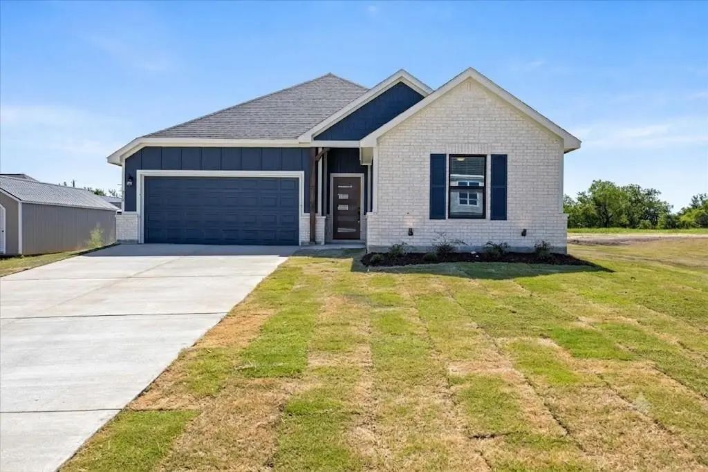 705 N Sycamore, Hico