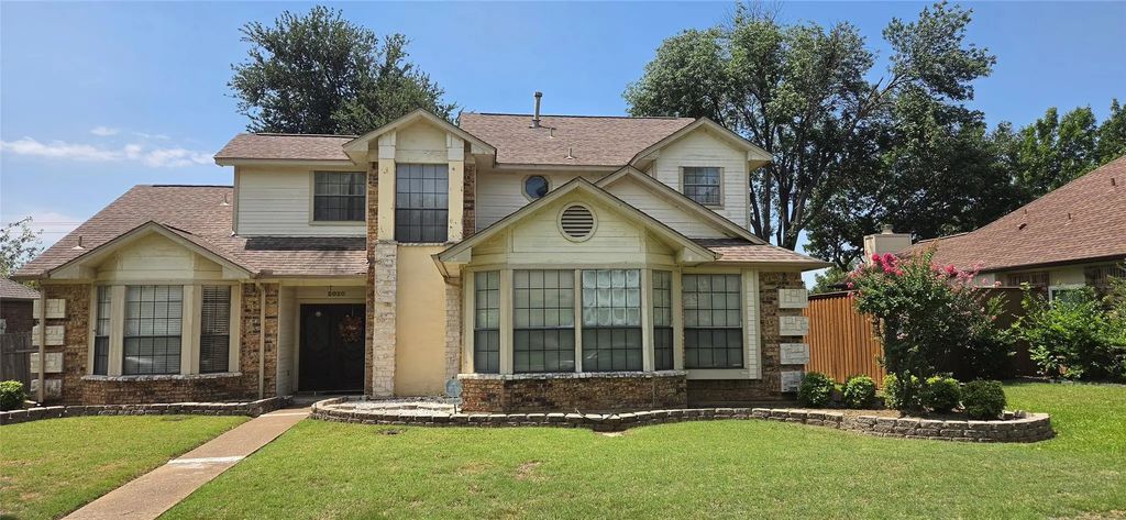 2020 E Branch Hollow Drive, Carrollton