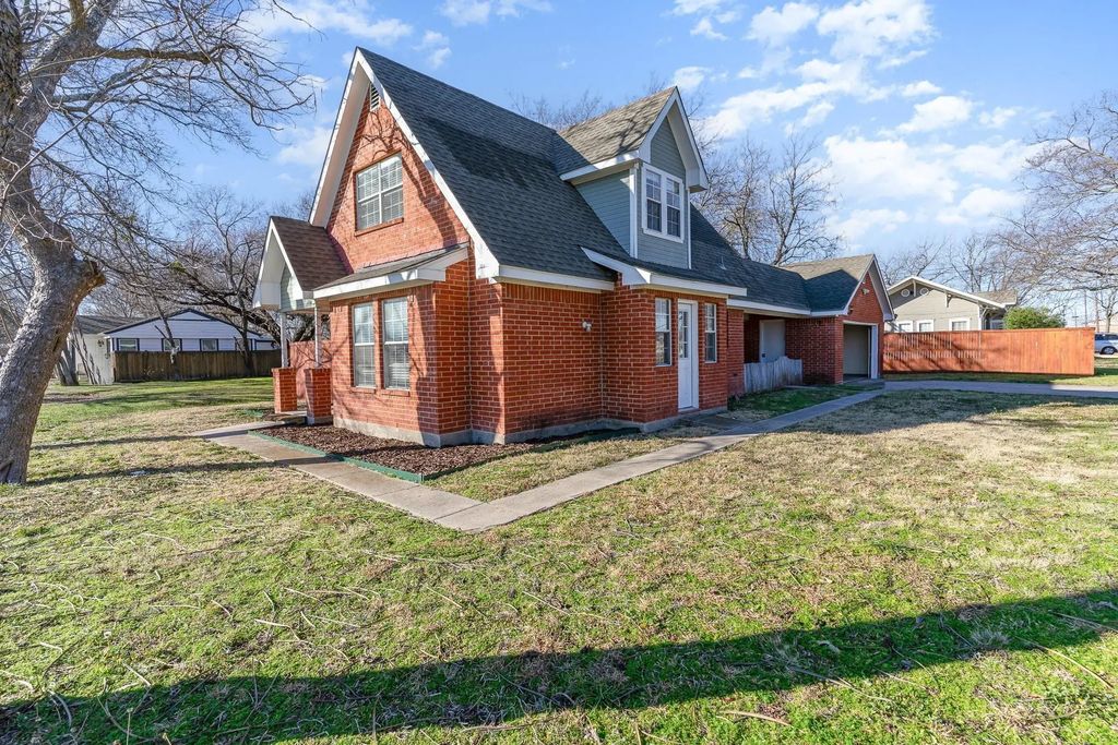 500 S Ballard Avenue, Wylie