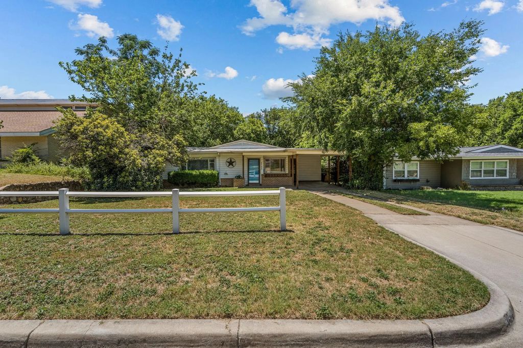 4509 Donnelly Avenue, Fort Worth