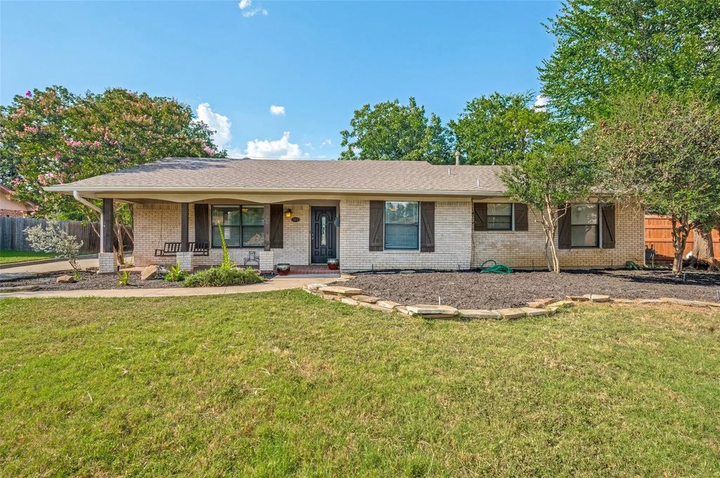 221 Linda Lane, Irving