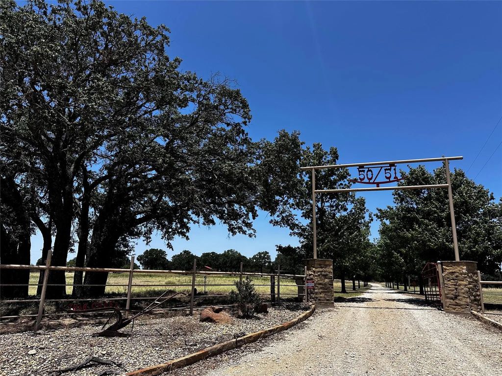 7846 County Road 452, Cross Plains