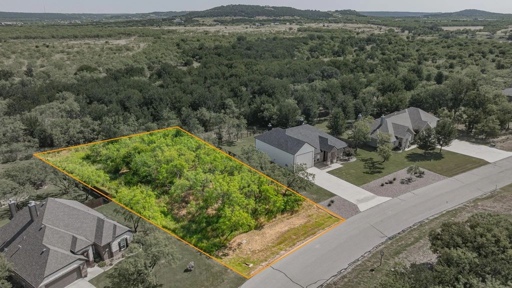 1172 Green Elm, Graford