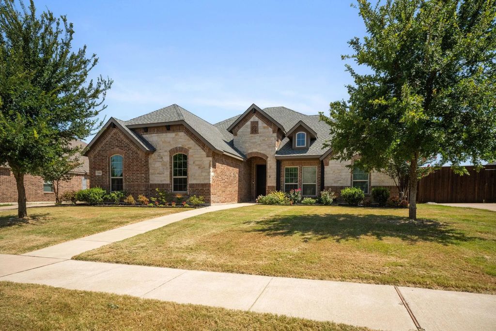 134 Water Garden Drive, Waxahachie