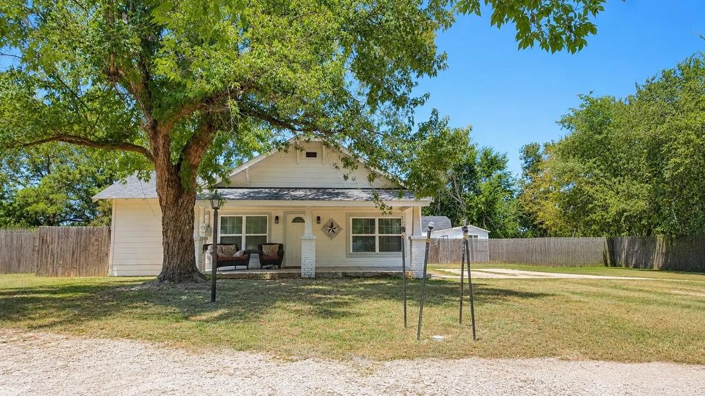 200 S Mimosa Street, Paradise