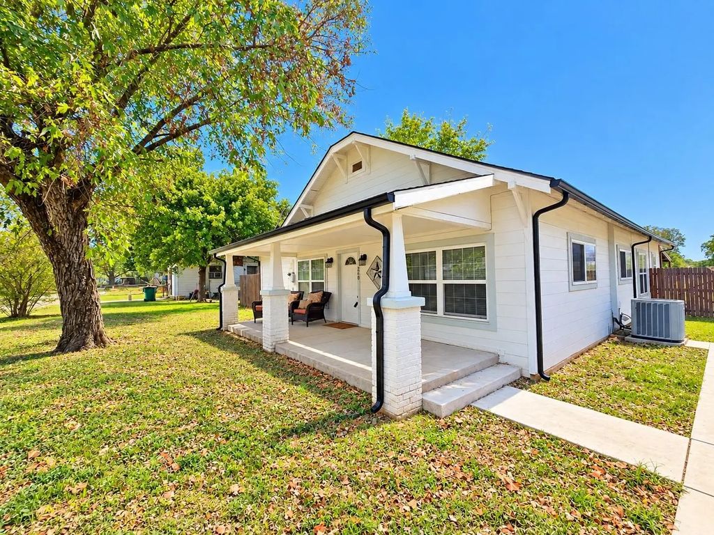 200 S Mimosa Street, Paradise