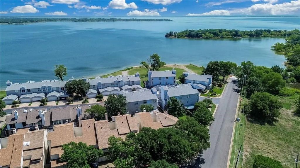 29 Oakbrook Drive, Lewisville