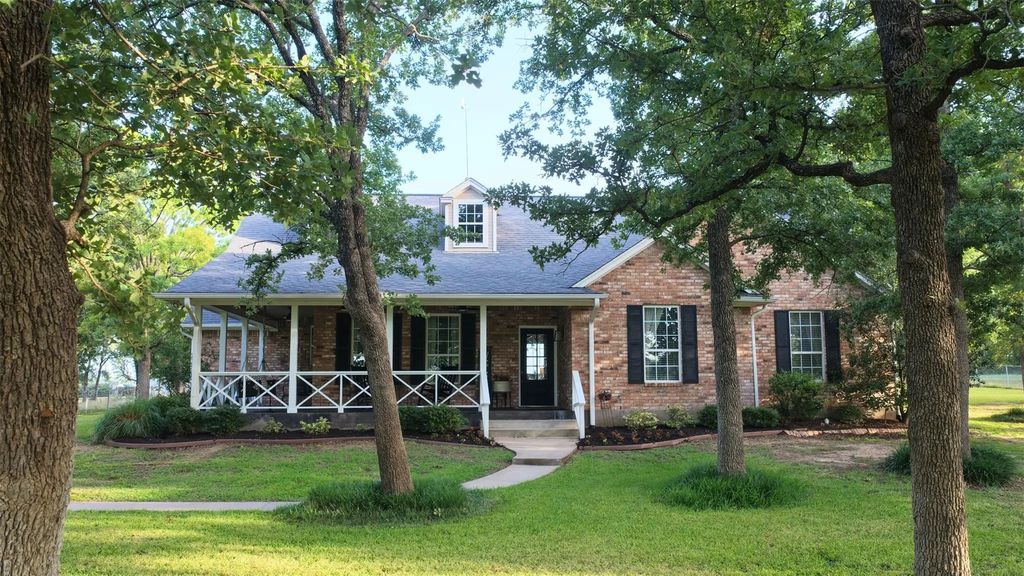 443 County Road 3342, Paradise