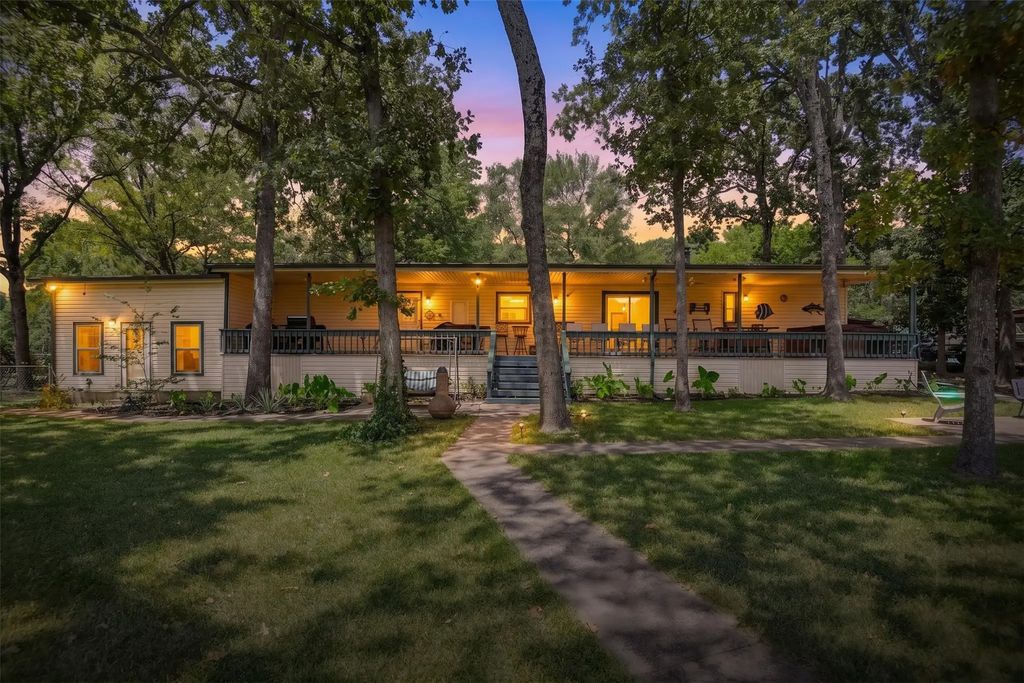182 Indian Gap Road, Mabank