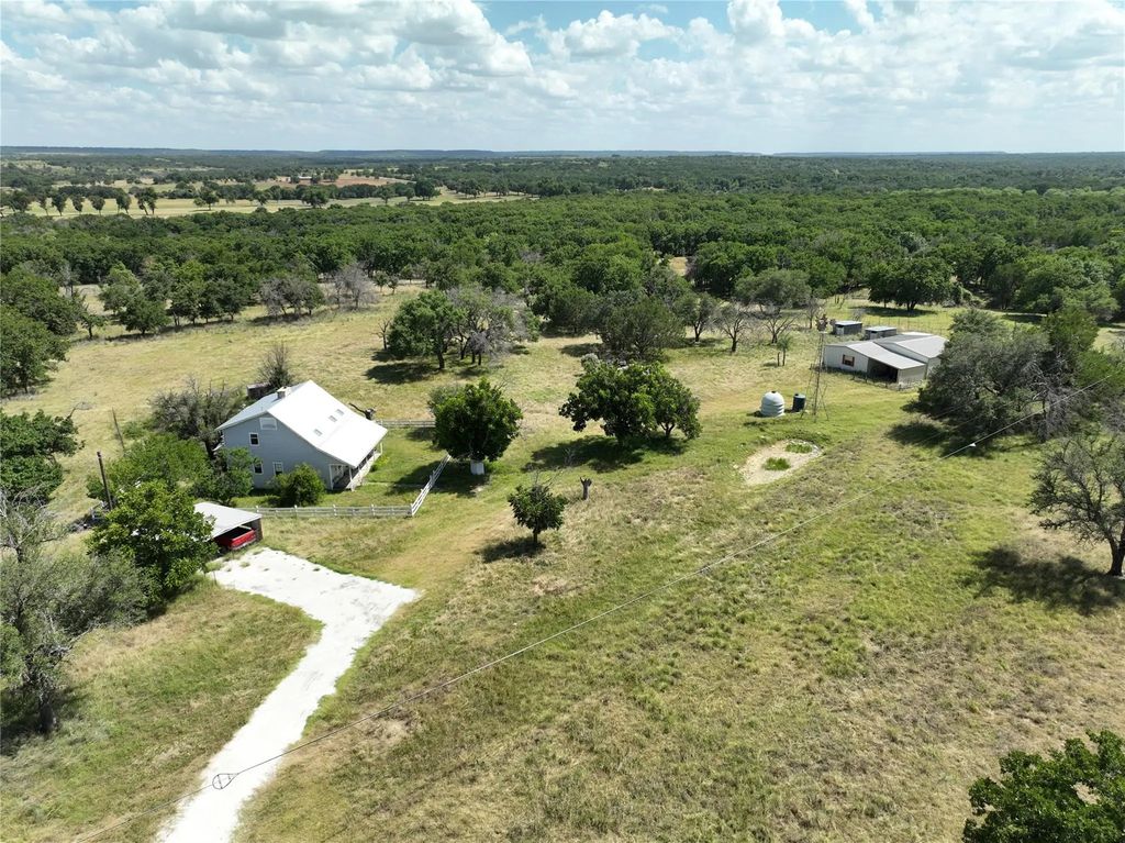 895 County Road 2480, Hico