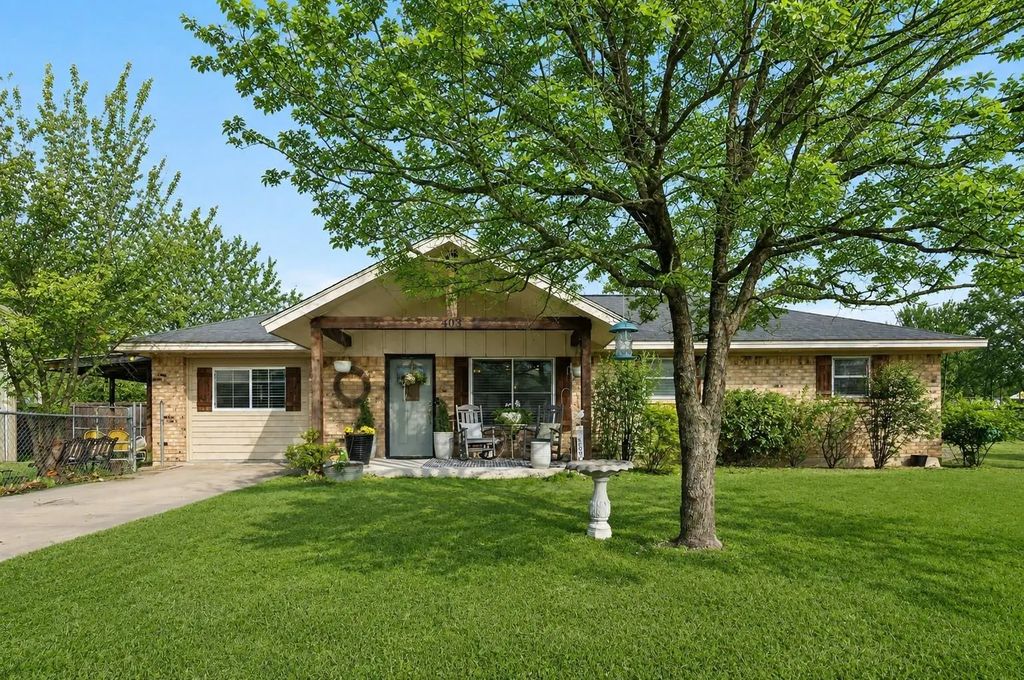 403 Magnolia Avenue, Pottsboro