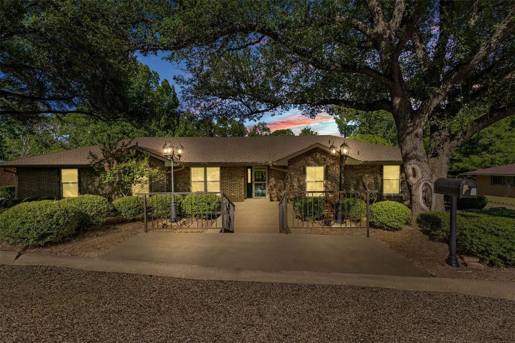 708 Fonville Drive, Marlin