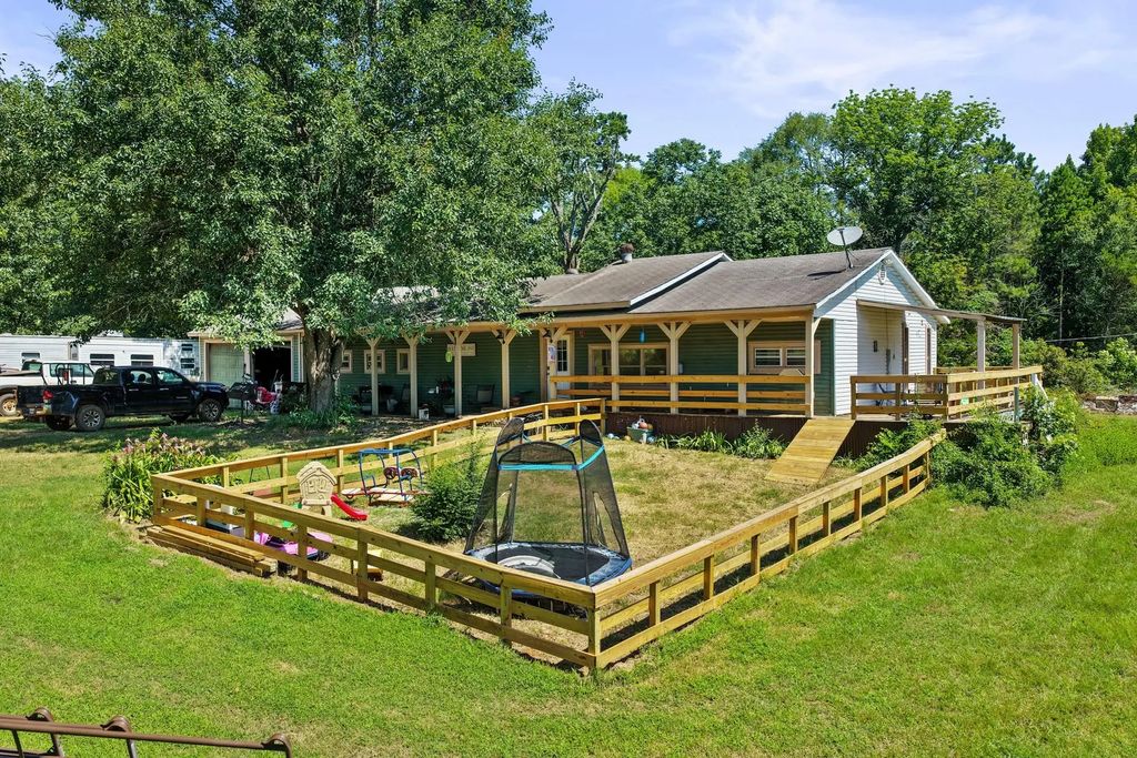 1710 County Road 2928, Hughes Springs