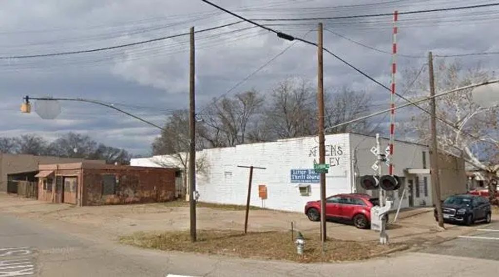 303 N Prairieville Street, Athens