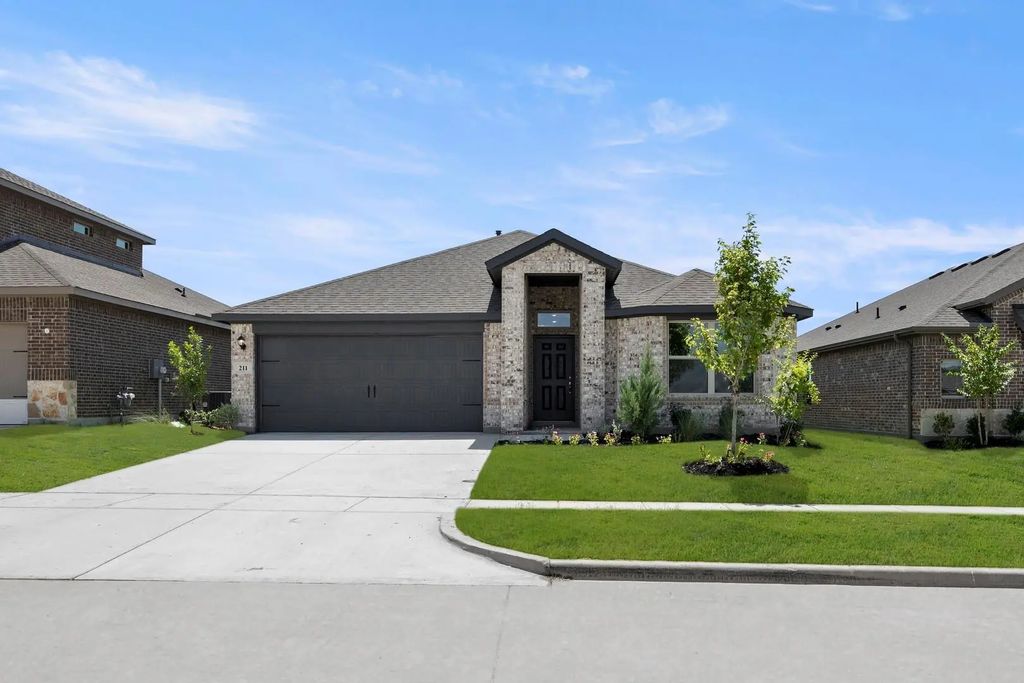211 Van Horn Drive, Terrell
