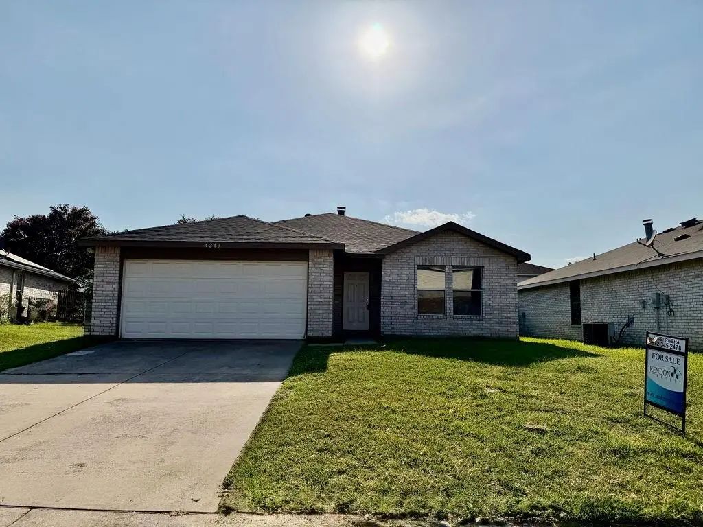 4249 Gray Fox Drive, Fort Worth