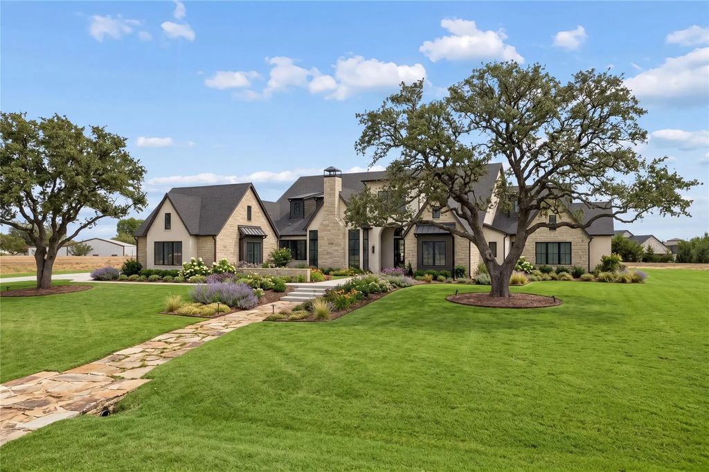900 Healey Drive, Fairview