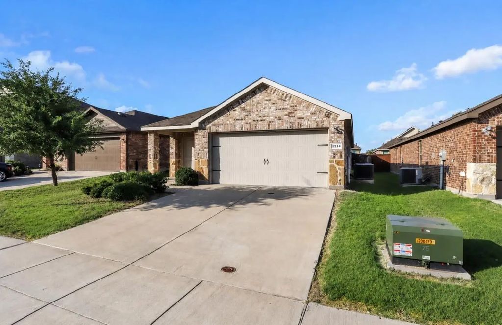 1214 Delmita Drive, Forney