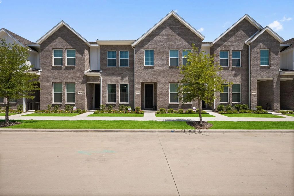 5243 Legacy Street, Haltom City