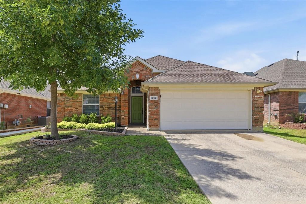 3232 Chesington Drive, Fort Worth