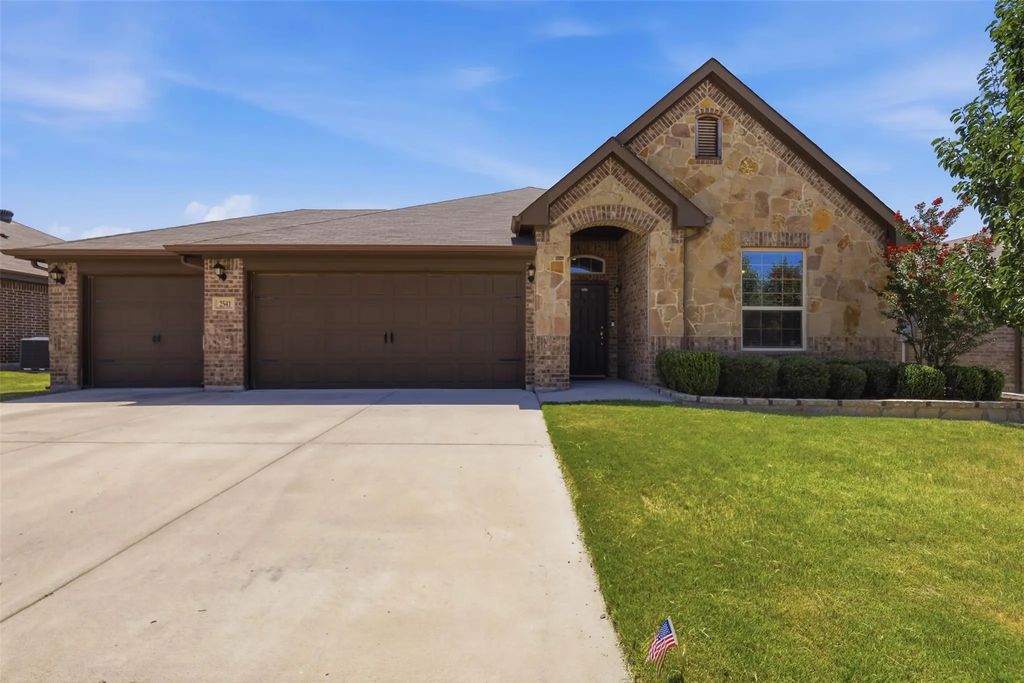 2541 Weatherford Heights Drive, Weatherford