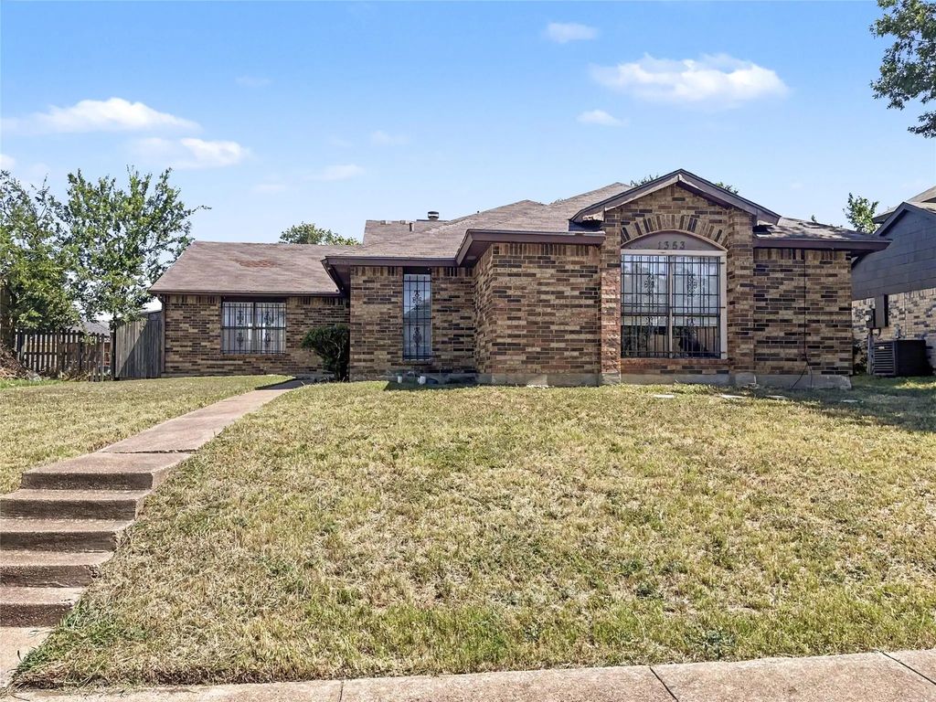 1353 Southridge Drive, Lancaster
