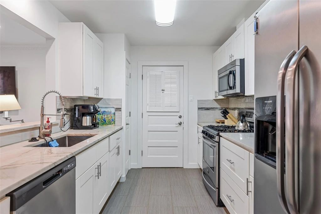 3545 Northwest Parkway, University Park