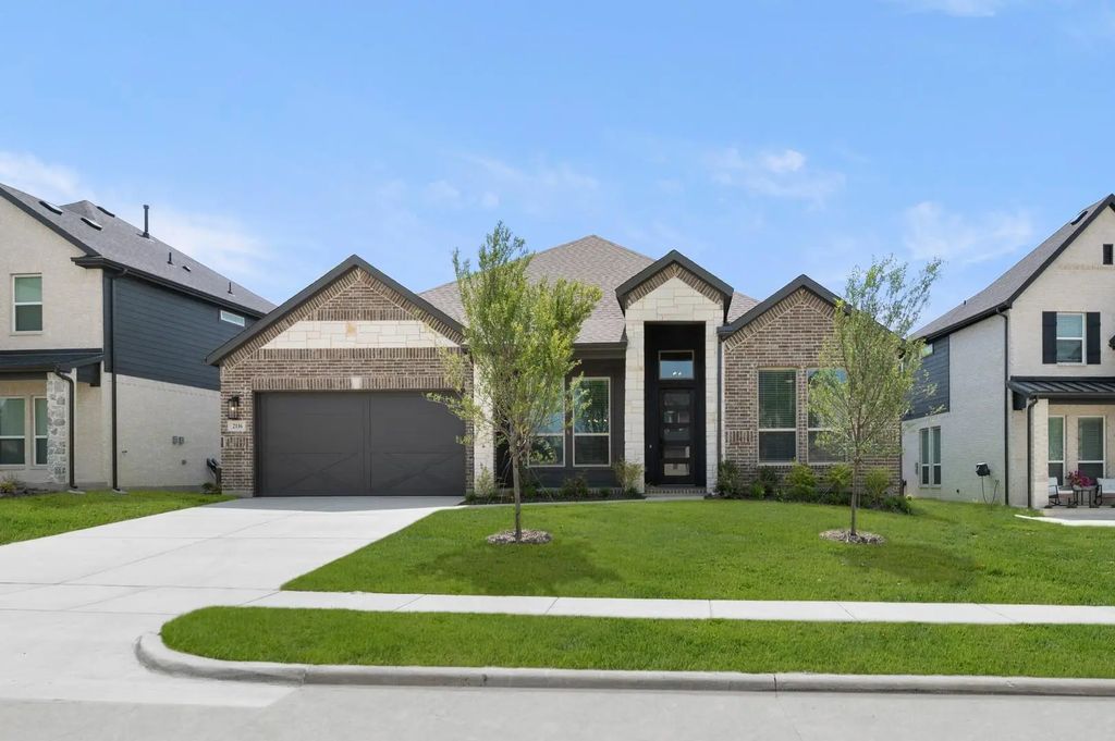 2116 Birdwatch Court, Mansfield
