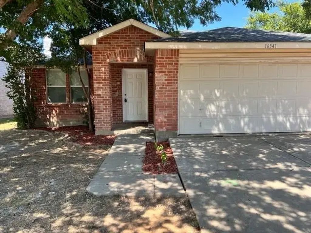 16541 Jasmine Springs Drive, Fort Worth