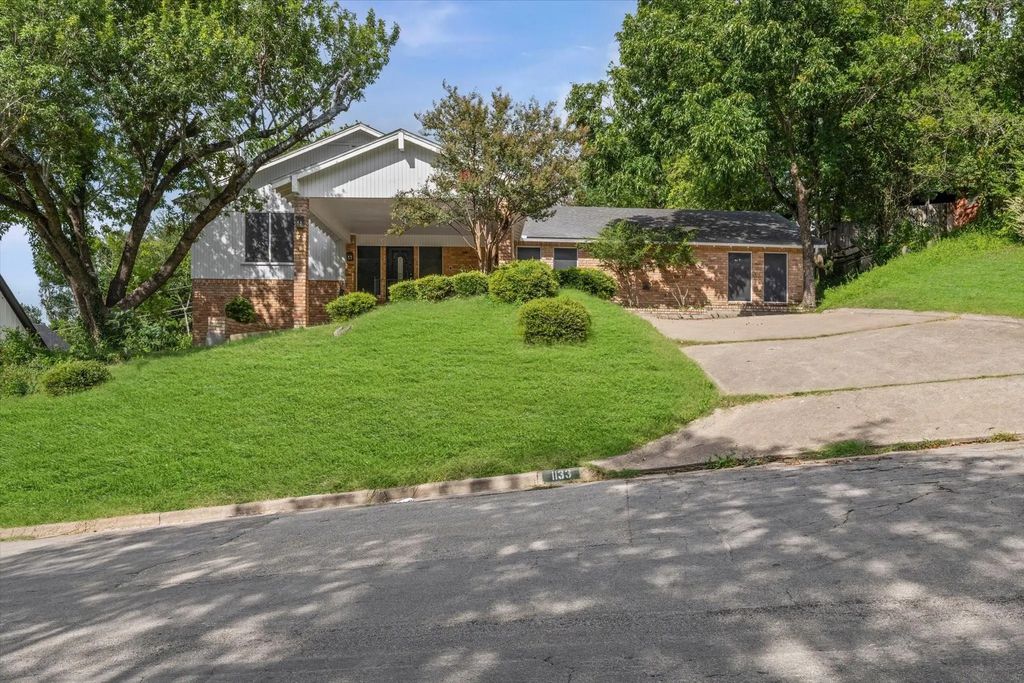 1133 Valley Ridge Drive, Woodway