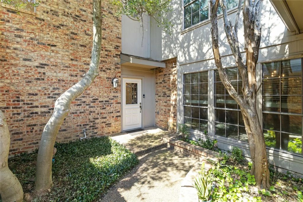 12437 Montego Plaza, Dallas