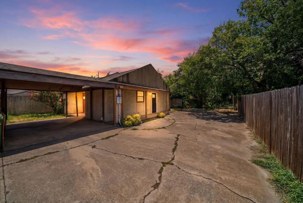 420 S Las Vegas Trail, White Settlement