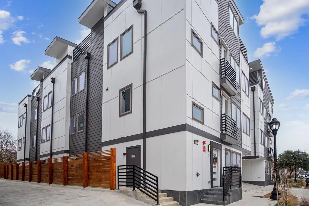 1118 Galveston Avenue 3, Fort Worth