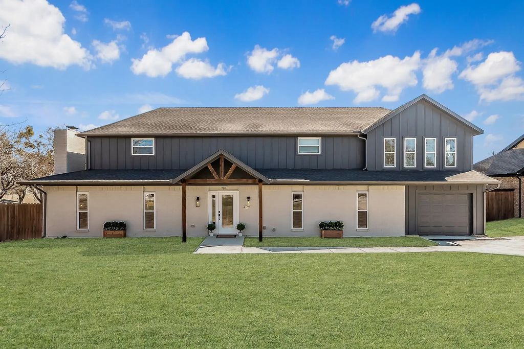 710 Meadow Lake Drive, Lakewood Village