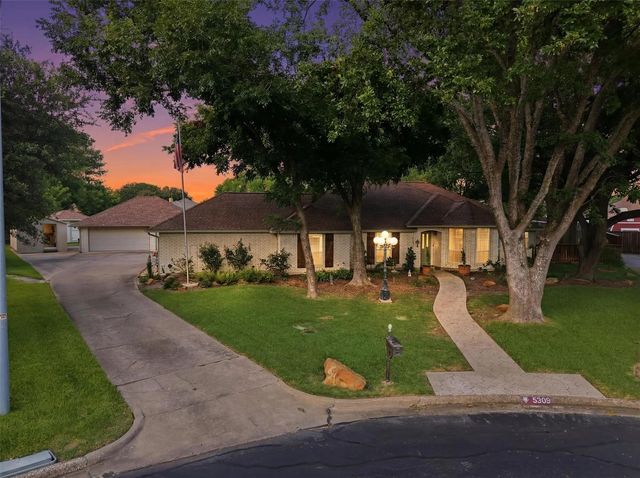 5308 Dixie Circle, Sachse