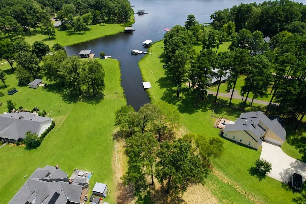 Cypress Village Drive, Benton