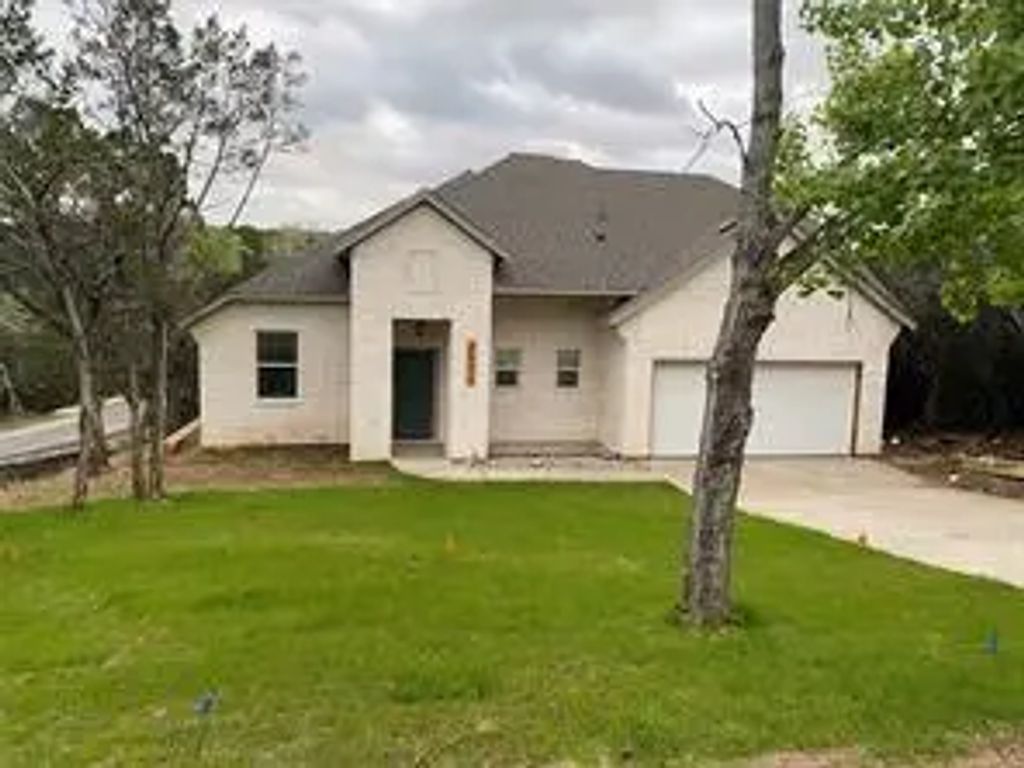 2611 Lakeridge Drive, Granbury