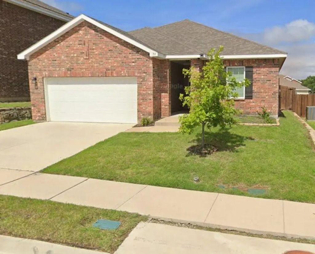 711 Camden Drive, Lavon