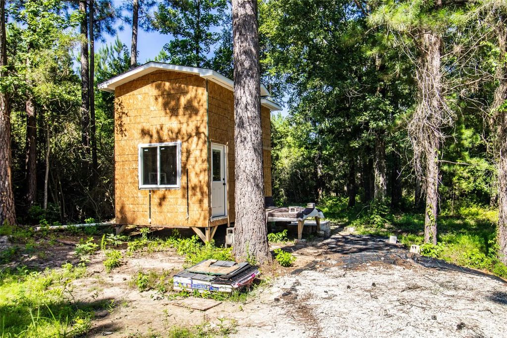 6572 S Fm 31, Carthage
