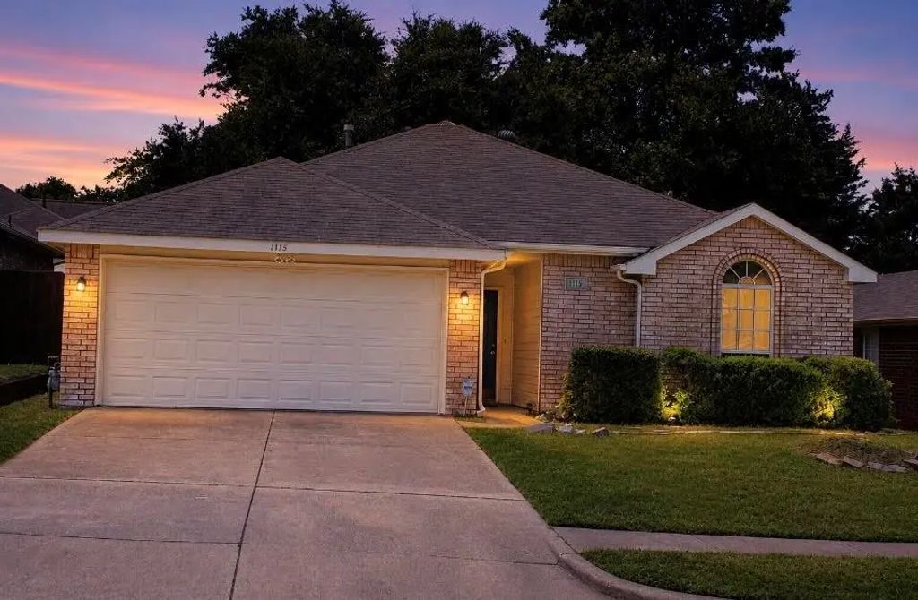 1115 Parker Court, Cedar Hill