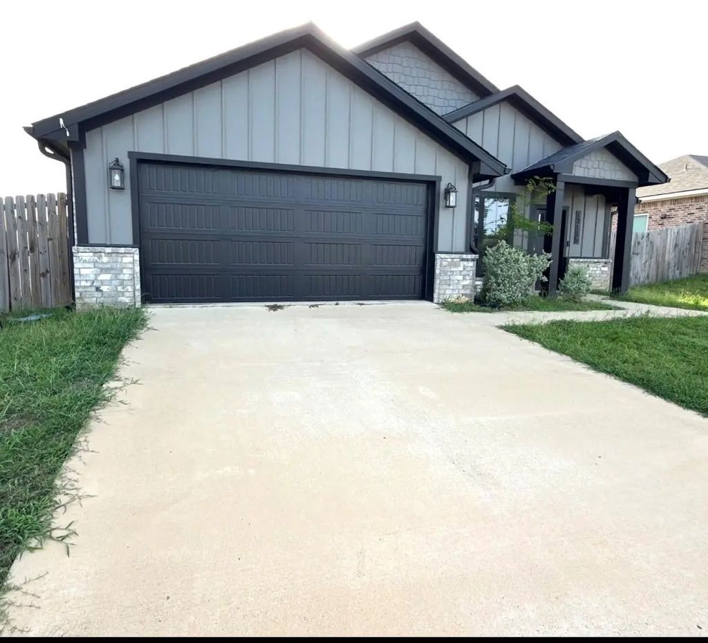 17115 Meadowview Lane, Lindale