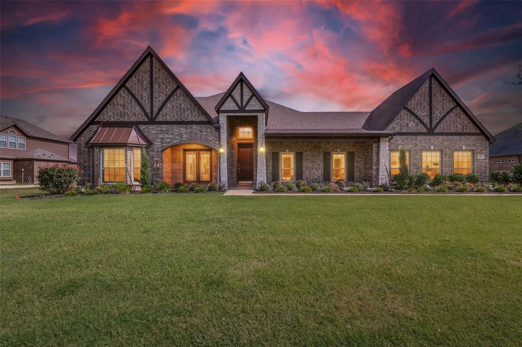 217 Castle Creek Drive, Red Oak